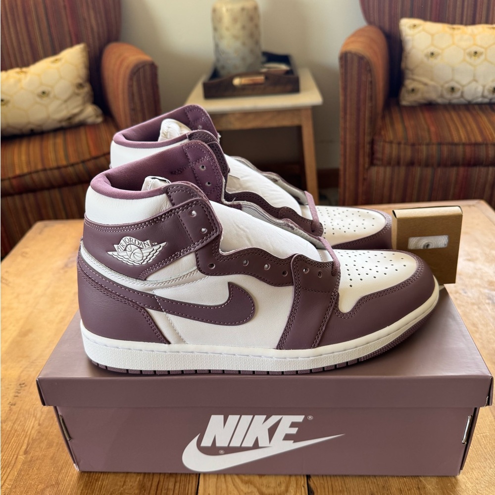 Jordan 1 Sky J Mauve - Sz 10.5m
OG All Brand New